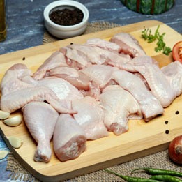 Dressed Chicken with Skin (Curry Cut) 1.1 KG